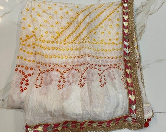 Dupatta en soie Bandhani avec Gota Work, écharpe blanche tie-dye pour femme