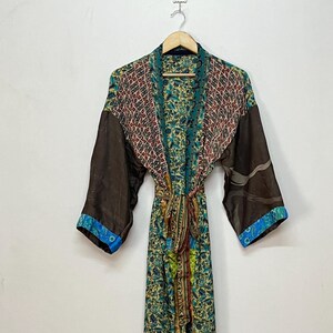 Handgefertigter Sari-Seiden-Patchwork-Kimono im Boho-Stil, einzigartiges Seidenkleid, Hippie-Festival-Cardigan, luxuriöses Geschenk für Sie
