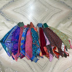 Groothandel veel gerecyclede zijden patchworkrok / kleurrijk geassorteerde zijden maxirok / boho zomerrok / vloeiende patchwork rok