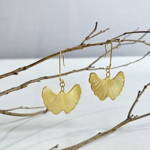 Ginkgo Leaf Gold Earrings | Summer jewelry | Handmade earrings | Summer Earrings