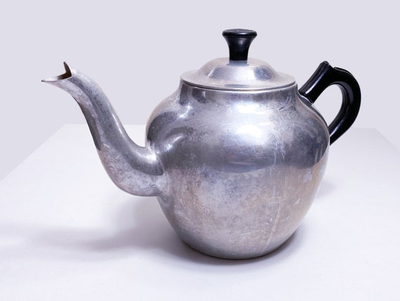 Vintage Wear-ever Aluminum No.38 Tea Pot Kettle Bakelite Handle
