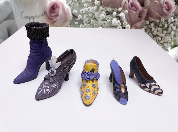 Vintage Resin Hand Painted Miniature Shoes Lot of 5 Shoes  display picture 1