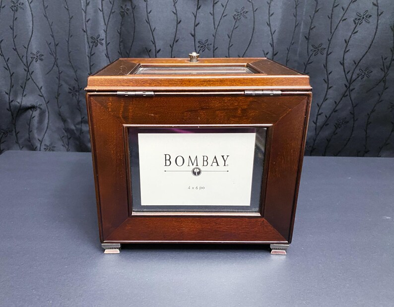 Vintage wooden Bombay photo box holds 101 photos