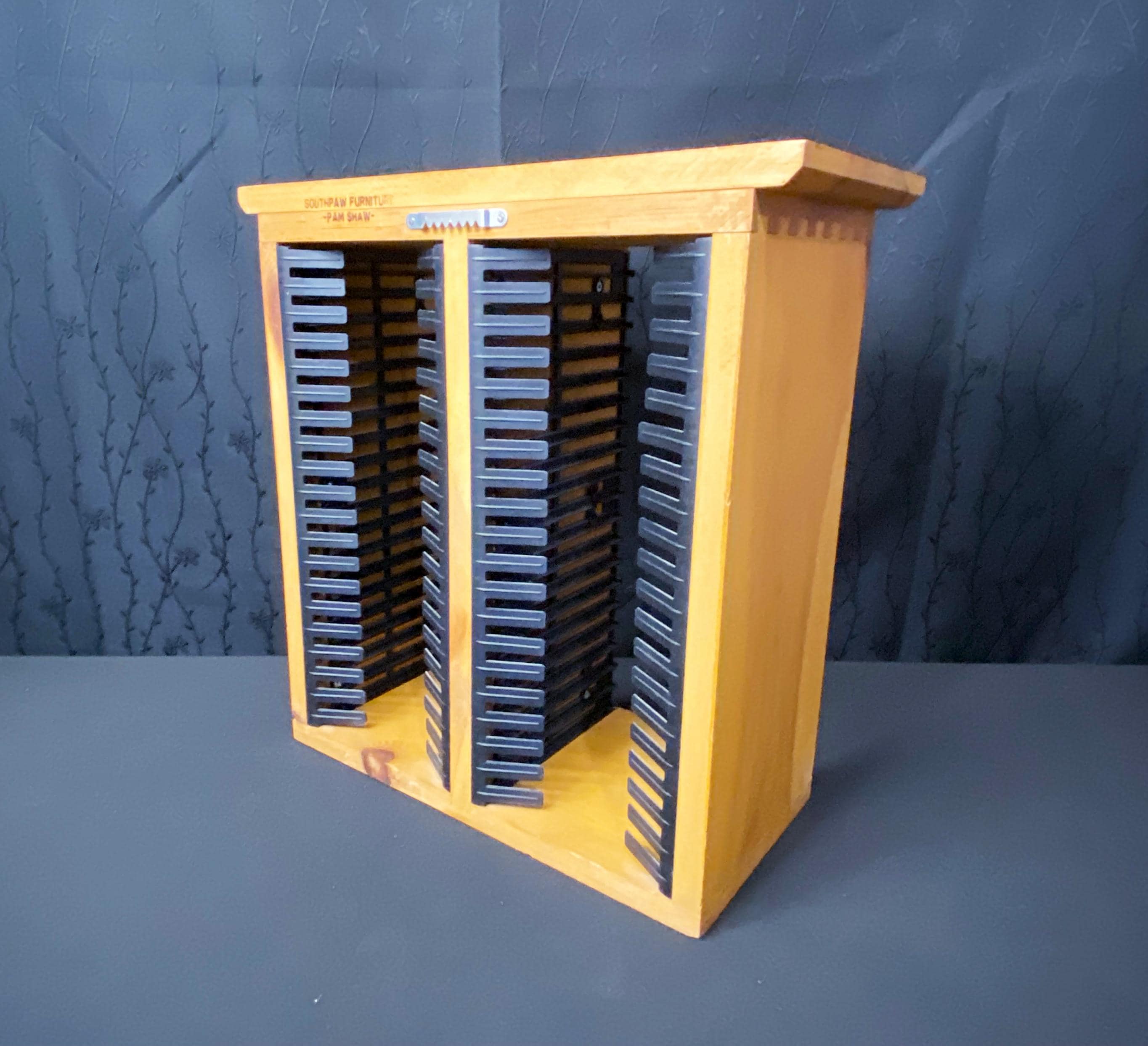 ビンテージ オーク材 回転式 CD ホルダー 40枚 ビンテージ オーク材 回転式 CD ホルダー 40枚