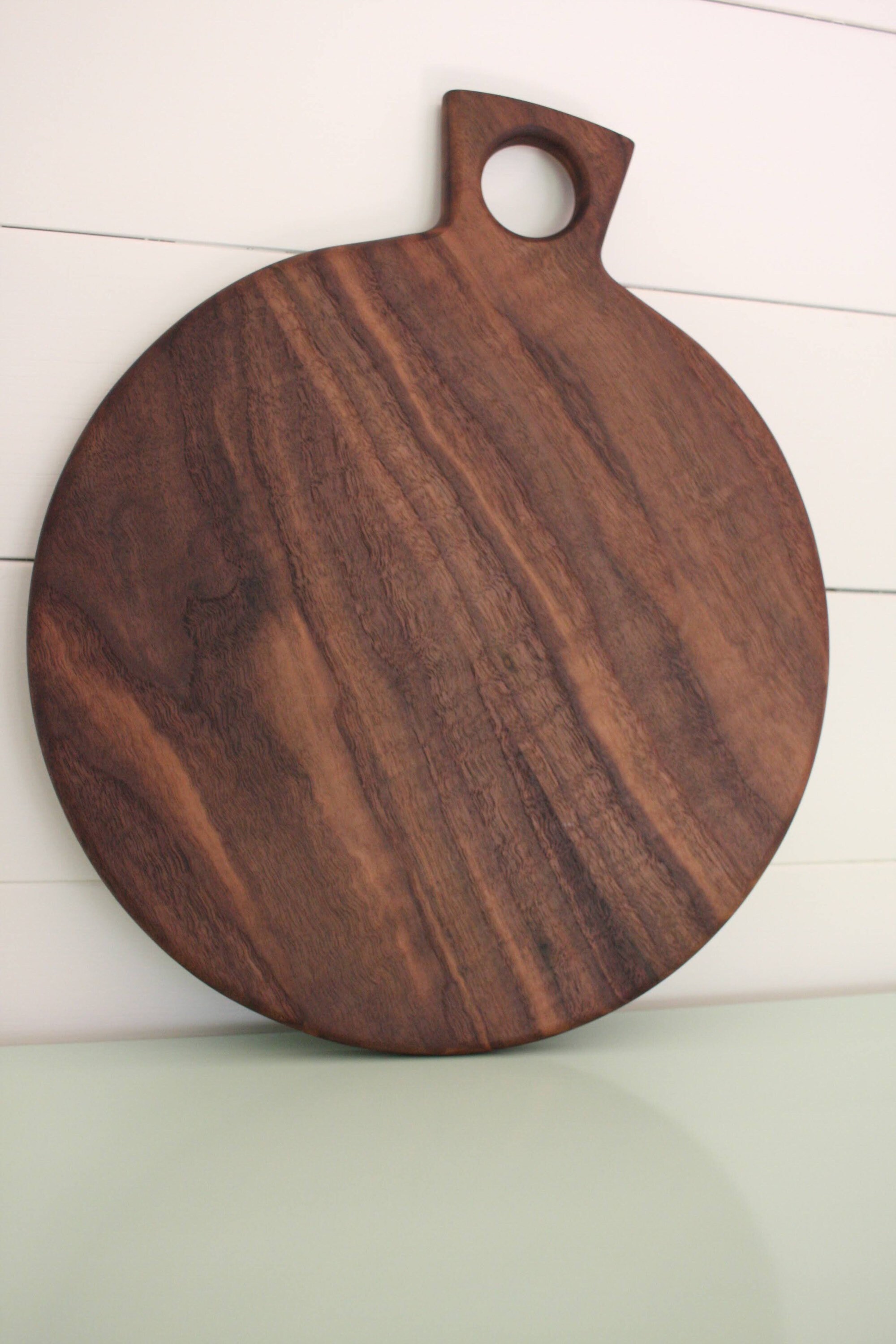 Large Round Walnut Cutting Board / Handle | Etsy