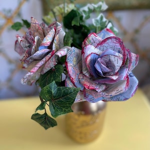 Vintage kaart rozenboeket - handgeschilderd - unieke papieren bloemen - reisdecor - jubileumcadeau - woondecoratie - milieuvriendelijk cadeau