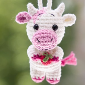 Cow Car Accessory Rearview Mirror Hanging Car Decorations, Strawberry Cow Car Charm, Pink Car Accessories, Sprout Cow Kawaii Car Decor