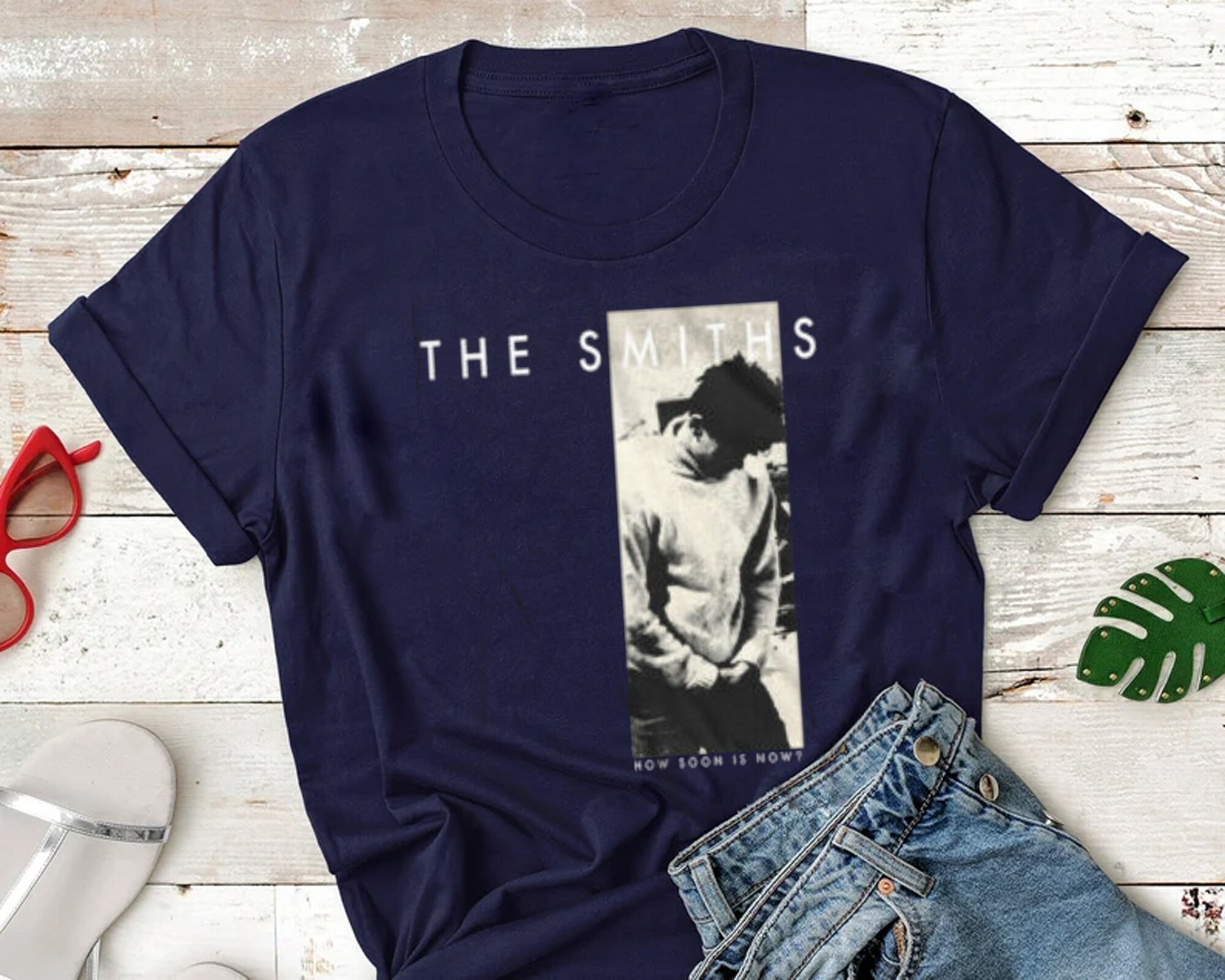 Discover The Smiths The Queen is Dead T-Shirt