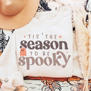 To sezon na upiorne Svg, Halloween Svg, Upiorny sezon Svg, Halloween Png, Cytaty Halloween Svg, Duch Svg, Plik Png Cut dla Cricut