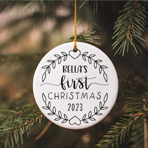 Bébé 1er Noël Svg, Bébé premier ornement de Noël Svg, Couronne de nom personnalisée Bébé Noël Svg, Png Clipart Cut File pour Cricut