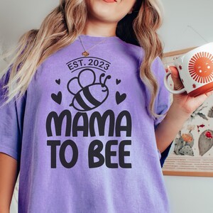 Mama To Bee Est 2023 Svg, Mama To Be Svg, Mom To Be Svg, Mama Est 2023 Svg, Pregnancy Reveal Svg, Mom To Bee Svg, Pregnancy Png Cut File