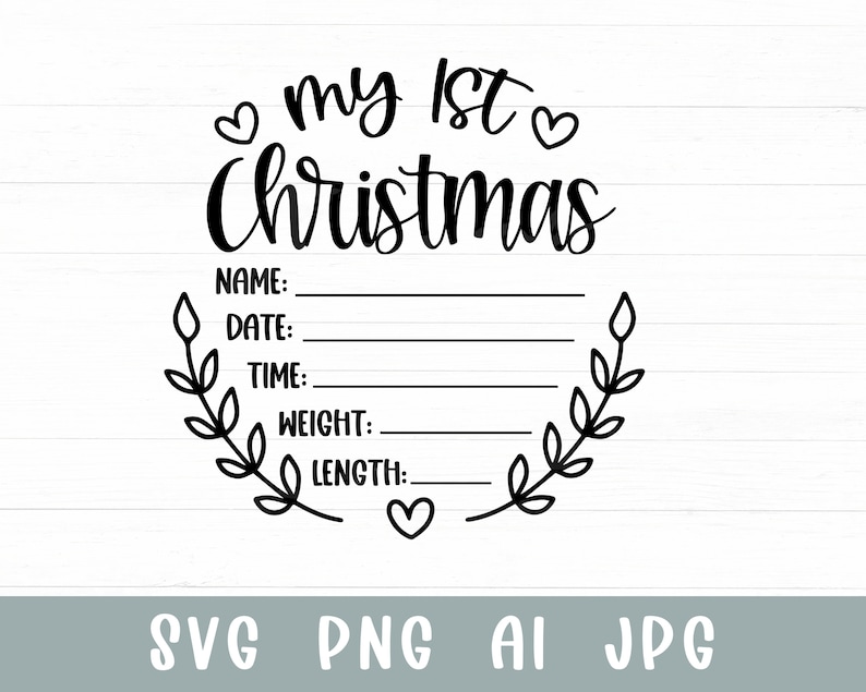 Pu&ograve; includere: Un cartello stampabile in bianco e nero per il primo Natale del bambino con una ghirlanda e il testo "my 1st Christmas". Il cartello include spazi per riempire il nome, la data, l'ora, il peso e la lunghezza del bambino.