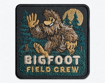 Bigfoot Field Crew Hat-märke - Roligt Sasquatch Camp-märke, Broderat Stryk-på