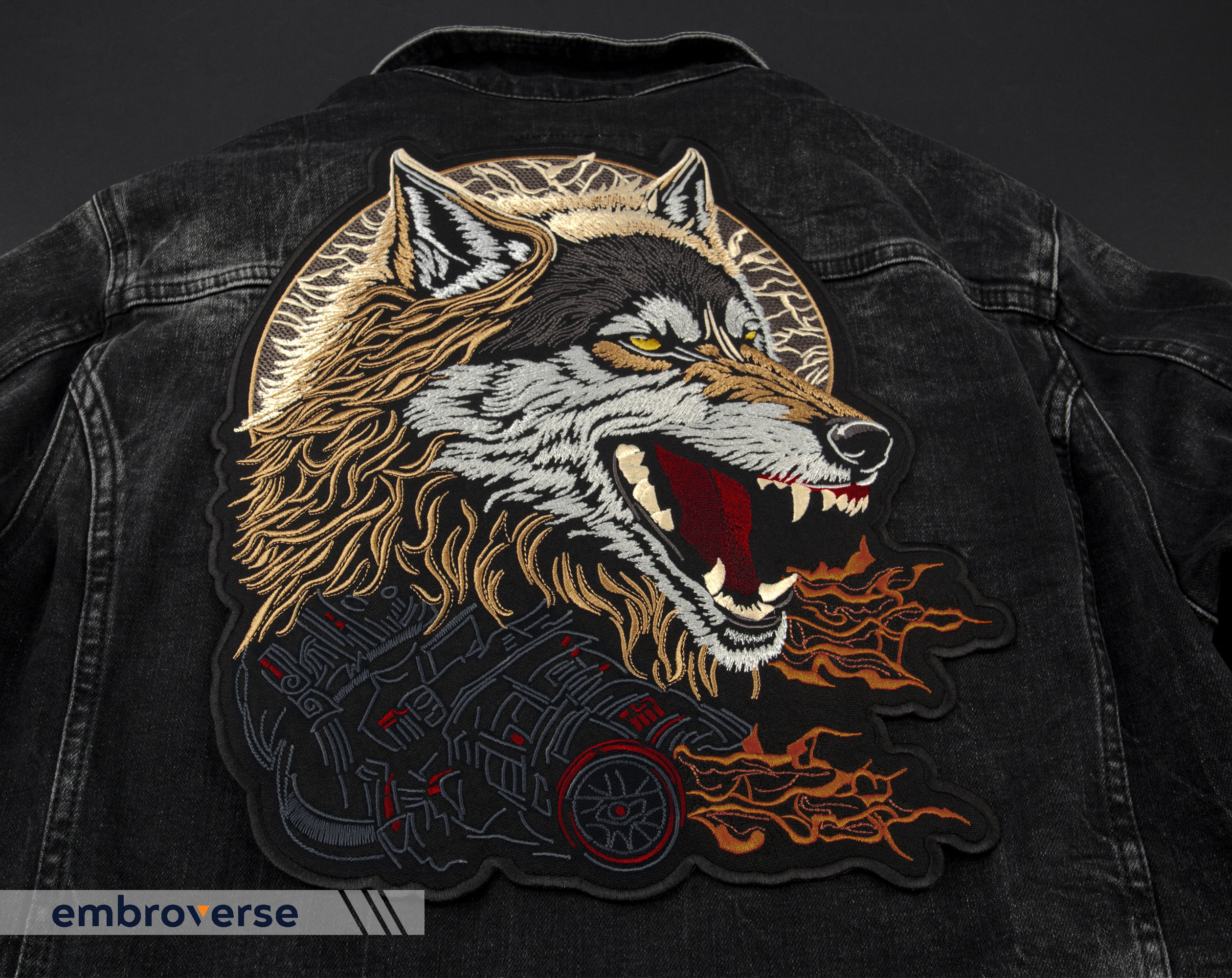 Lone Wolf Embroidered Patch, Biker Patches, Size: 3.9 x 3.9 inches