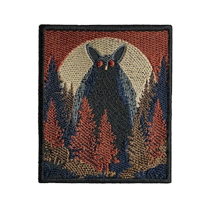 Naszywka Mothman – Kryptyda z sosnowego lasu w pełni księżyca, haftowana w stylu retro, do prasowania