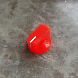 Bouton néon fluorescent rouge bonbon brillant - Pédales de guitare, etc. - Davies 1510 Clone