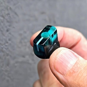 Przezroczysty turkusowy / Nieprzezroczysty czarny pokrętło - pedał gitarowy itp. - klon Davies 1510