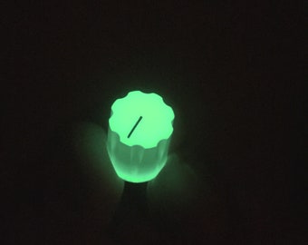 Green ultra-premium &quot;Glow in the Dark&quot; Davies 1900H Clone Knob