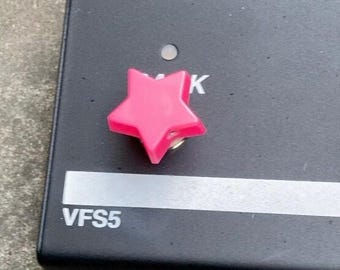 Cappuccio con pulsante a pressione "Topper" fluorescente rosa gomma da masticare brillante