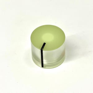 Grön ultrapremium knopp som lyser i mörkret – 18 mm diameter