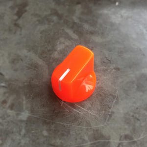 Knallorange fluoreszierender Neon Knauf - Gitarren-Pedal etc - Davies 1510 Clone