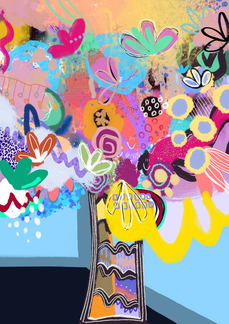 Puede incluir: Pintura abstracta de un ramo de flores colorido en un jarr&oacute;n con un dise&ntilde;o estampado en negro, blanco y marr&oacute;n. El fondo es de color azul claro.