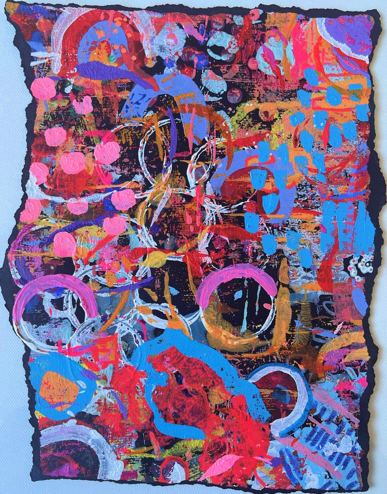 Peut inclure: Peinture abstraite sur papier noir avec des couleurs vives, notamment rose, bleu, jaune, orange et rouge. La peinture pr&eacute;sente des cercles, des lignes et des tourbillons.