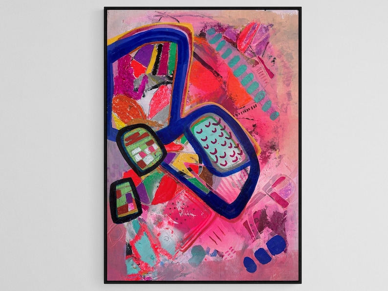 Op de afbeelding: Abstract schilderij met een roze achtergrond en kleurrijke vormen, waaronder blauw, groen, rood en geel. Het schilderij heeft een gedurfde en energieke stijl.