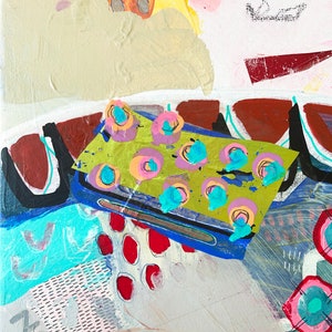 K&ouml;nnte beinhalten: Abstrakte Mixed-Media-Kunst mit einer Collage aus Formen und Farben. Die Komposition umfasst ein gr&uuml;nes Rechteck mit rosa und blauen kreisf&ouml;rmigen Formen, rote Punkte und verschiedene andere geometrische Formen in Gelb-, Braun- und Blaut&ouml;nen.