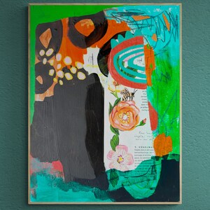 Pode incluir: Pintura abstrata com cores e formas ousadas, incluindo preto, laranja, verde e turquesa. A pintura apresenta um padr&atilde;o floral com uma abelha e texto em um idioma estrangeiro.