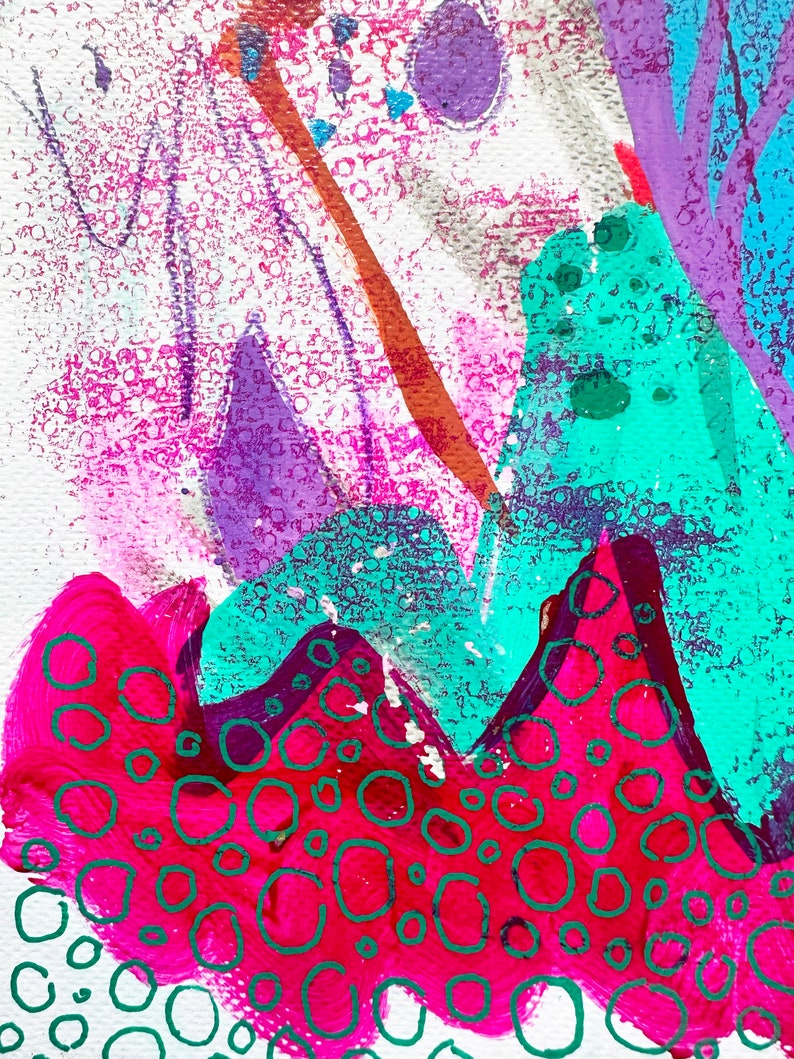 Peut inclure: Peinture abstraite aux couleurs rose, turquoise, violet et blanche. La peinture pr&eacute;sente une vari&eacute;t&eacute; de formes et de textures, notamment des cercles, des points et des lignes.