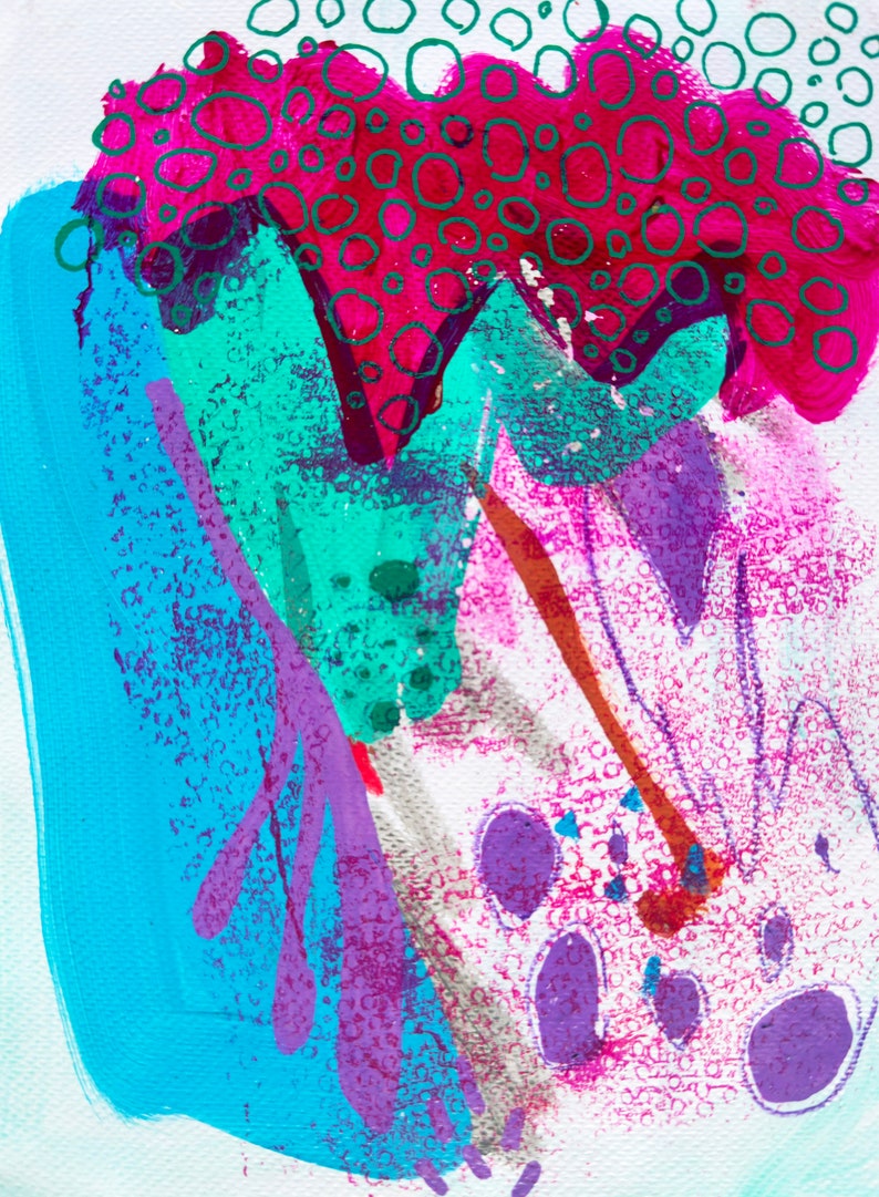 Peut inclure: Peinture abstraite sur fond blanc avec des formes color&eacute;es. Les formes sont dans des tons de rose, violet, bleu et vert. La peinture a un aspect textur&eacute;, avec de petits points et des lignes partout.