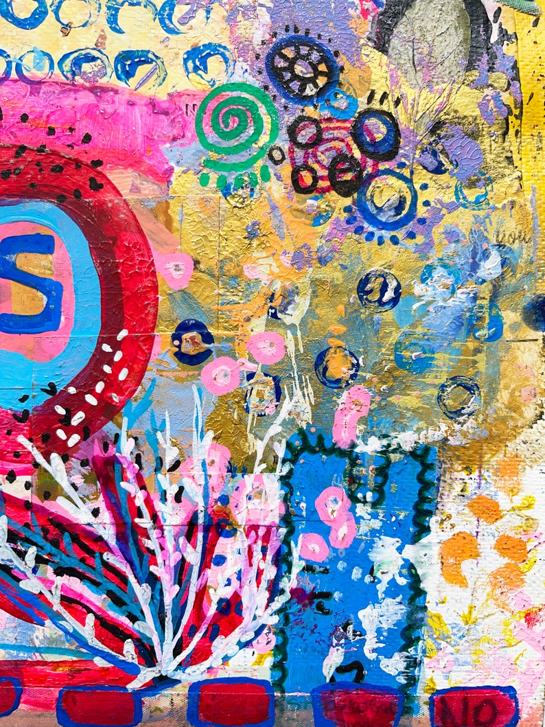 以下が含まれることがあります： カラフルで重ねられたデザインの抽象画。円、渦巻き、線など、さまざまな形が描かれています。ピンク、青、緑、黄、赤など、鮮やかで明るい色を使用しています。