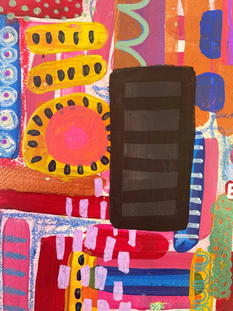 Puede incluir: Pintura abstracta con un dise&ntilde;o geom&eacute;trico colorido. La pintura presenta un gran rect&aacute;ngulo negro con rayas horizontales, rodeado de formas en tonos de rojo, rosa, amarillo, azul y verde.