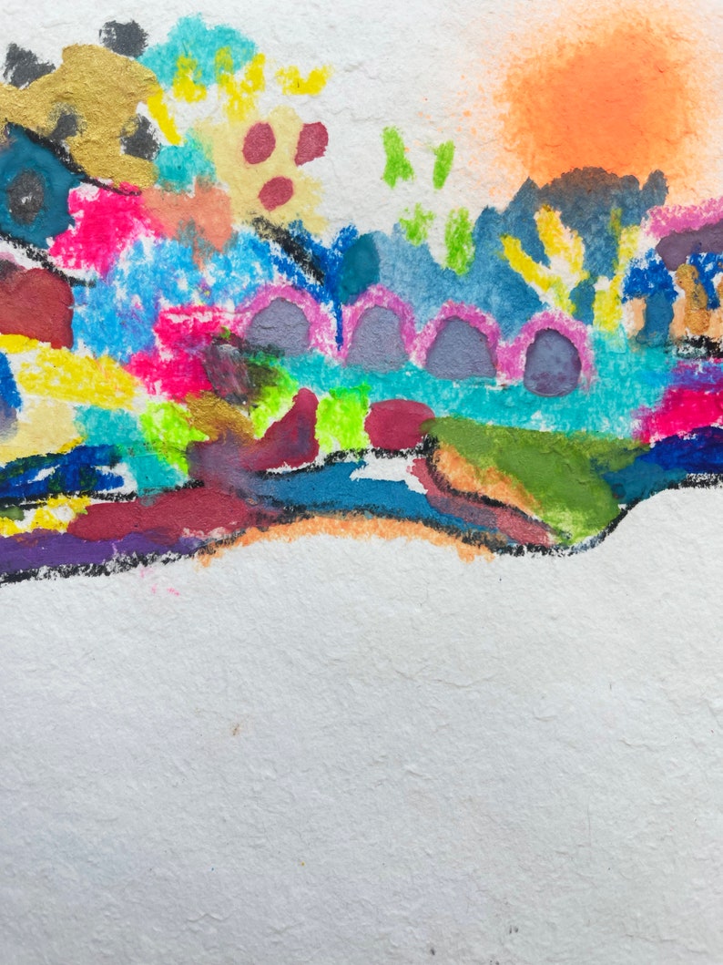 Puede incluir: Pintura abstracta con una escena de paisaje colorida. La pintura presenta una variedad de colores, incluyendo azul, verde, amarillo, rosa y naranja. La pintura est&aacute; hecha sobre un fondo blanco.