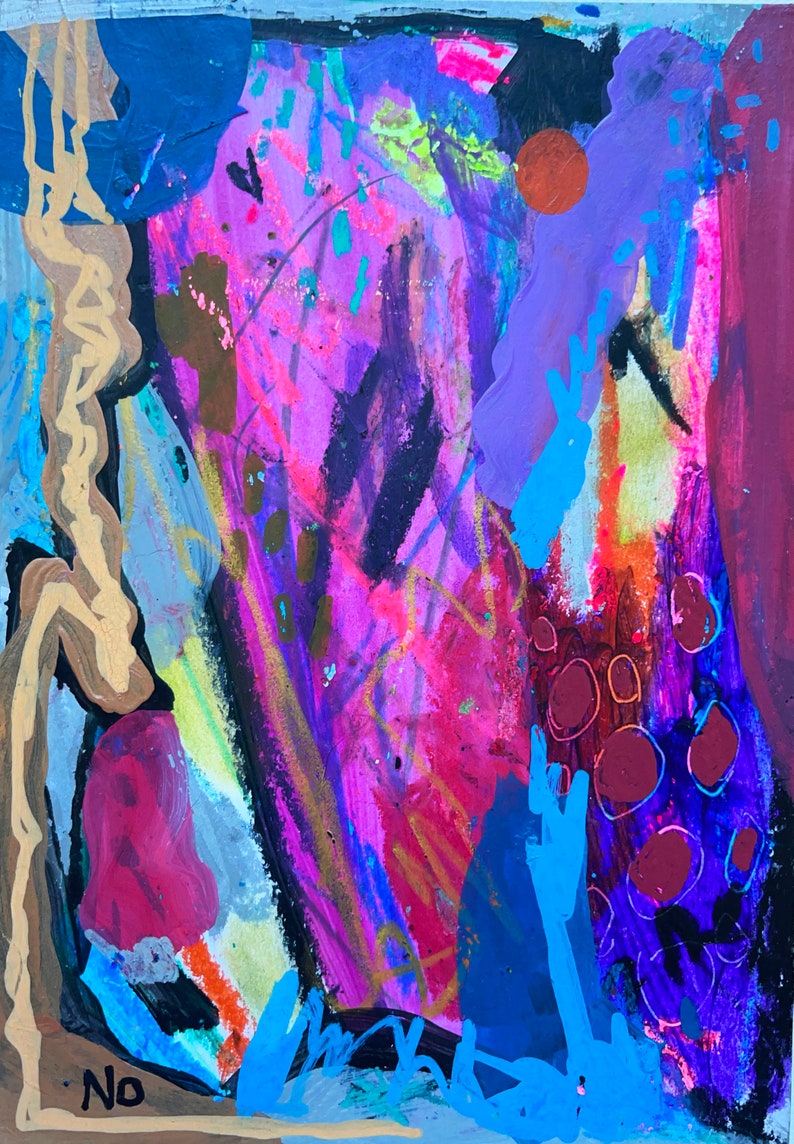 Puede incluir: Pintura abstracta con colores vibrantes, incluyendo rosa, morado, azul y rojo. La pintura tiene una superficie texturizada y un estilo audaz y expresivo. La palabra "NO" est&aacute; escrita en la esquina inferior izquierda.