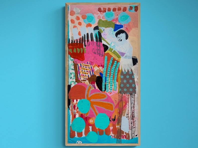 Pu&ograve; includere: Dipinto astratto su tela con un design colorato e stratificato. Il dipinto presenta una variet&agrave; di forme, linee e texture, tra cui cerchi, strisce e pois. I colori sono vivaci e vibranti, tra cui rosa, arancione, blu, verde e marrone.