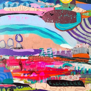 Puede incluir: Pintura abstracta con un paisaje en capas de colores. La pintura presenta un sol amarillo brillante, un cielo azul con estrellas blancas y una variedad de colores, incluyendo rosa, morado, naranja, verde y azul. El texto "No No No No No No No No" est&aacute; escrito en negro en la parte inferior de la pintura.