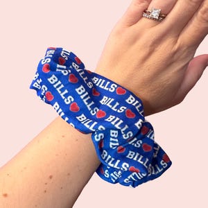 Buffalo Bills Scrunchie, Buffalo Scrunchie, Bills Scrunchie, Oversized Bills Scrunchie, Bills accessories, Bills Gear, ponytail accessories
