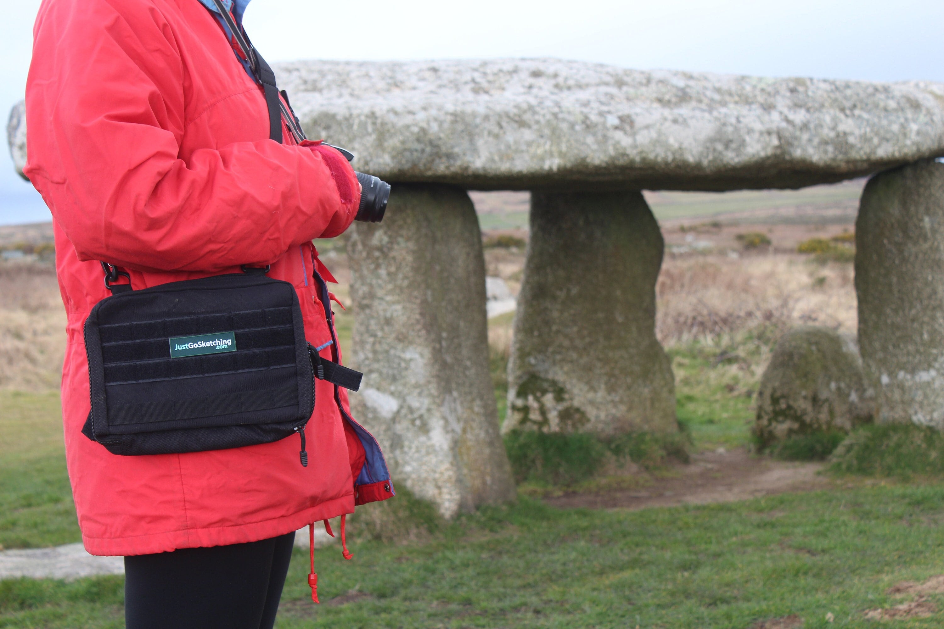 Tough Sketching cases | with shoulder strap
