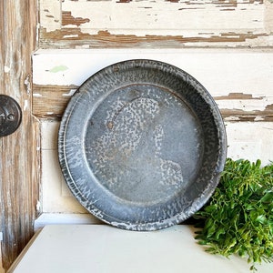 Vintage Gray Enamelware Pie Plate | Graniteware Baking Tin | Old Pie Pan | Country Farmhouse Primitive Kitchen | Rustic Kitchen Decor