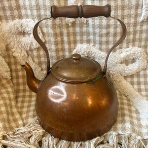 Vintage Patina Copper Tea Kettle Made in Portugal, Vintage Copper Kettle, Vintage Copper Decor, Vintage Kitchen Decor, Vintage Tea Kettle