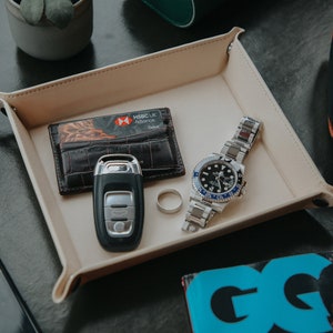 Organizador de bandejas de valet de cuero para guardar relojes gafas de cartera y accesorios baratija catchall regalo de Navidad