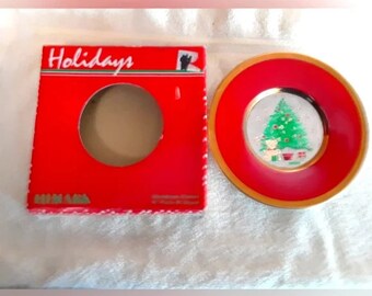 Hallmark Christmas Collector 6" Plate from 1986 Made in Japan