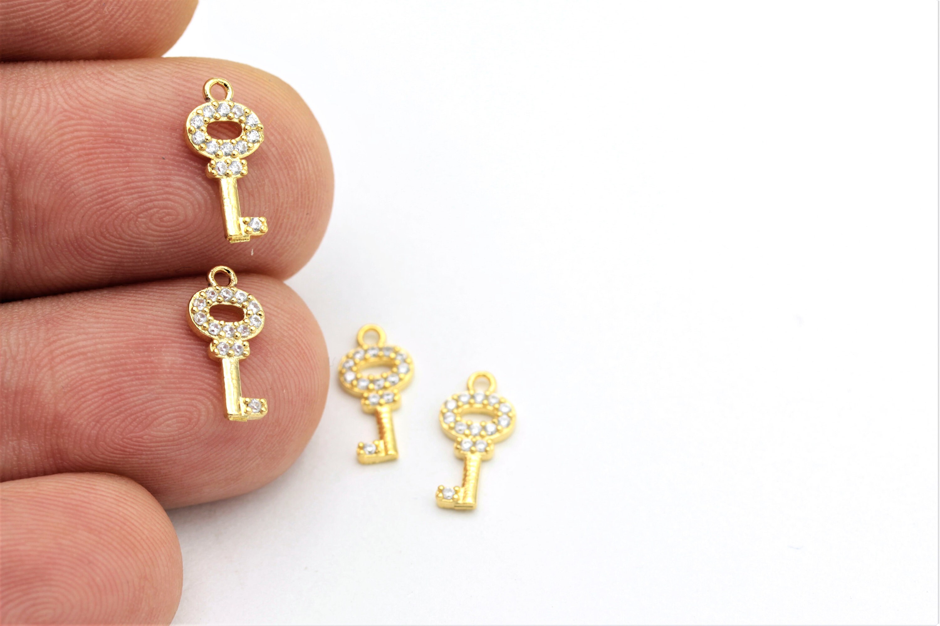 1pcs(6x13mm)24k Shiny Gold Plated Key Pendant , Zircon 1pcs(6x13mm)24k Shiny Gold Plated Key Pendant , Zircon