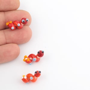 11x21mm Hand Made Murano Glass Caterpillar Beads, Murano Animal Beads, Tiny Caterpillar Glass Charms, Murano Glass Findings, 1 Pcs, GEM-199