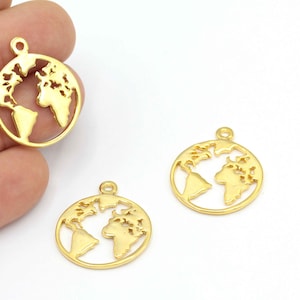24k Shiny Gold Plated World Map Pendant, World Map Medallion, World Pendant, World Map Charms, Traveler Pendant, 1Pcs, (25x29mm), ALT-604