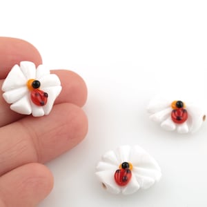 16x16mm Hand Made Murano Glass Daisy Beads, Murano Ladybug Daisy Beads, Daisy Murano Glass Charms, Murano Glass Findings, 1 Pcs,GEM-334