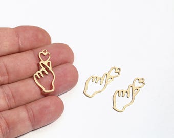 2 stuks ruwe messing vinger hart hand bedel, liefde hand symbool hanger, schattige vinger hart bedel, sieradenvoorraad, ketting hanger, LZ-1114-4