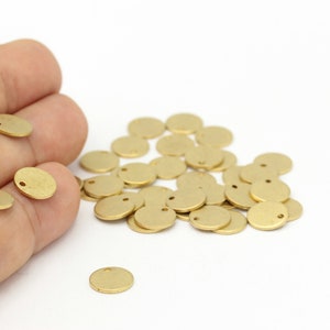 25 st, (10 mm) rund skiva i rå mässing, rund skiva med 1 hål, berlocker i rå mässing, personlig skiva, HM-321